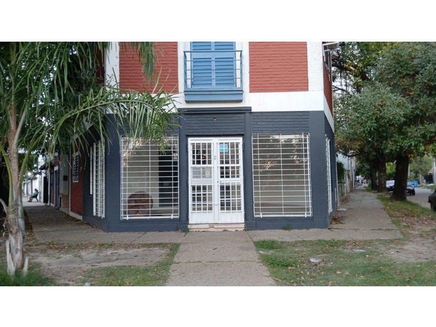ALQUILO LOCAL EN FRENTE DE PLAZA EVA PERON