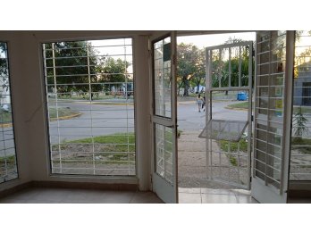 ALQUILO LOCAL EN FRENTE DE PLAZA EVA PERON
