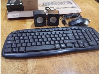 Teclado+mouse+parlantes