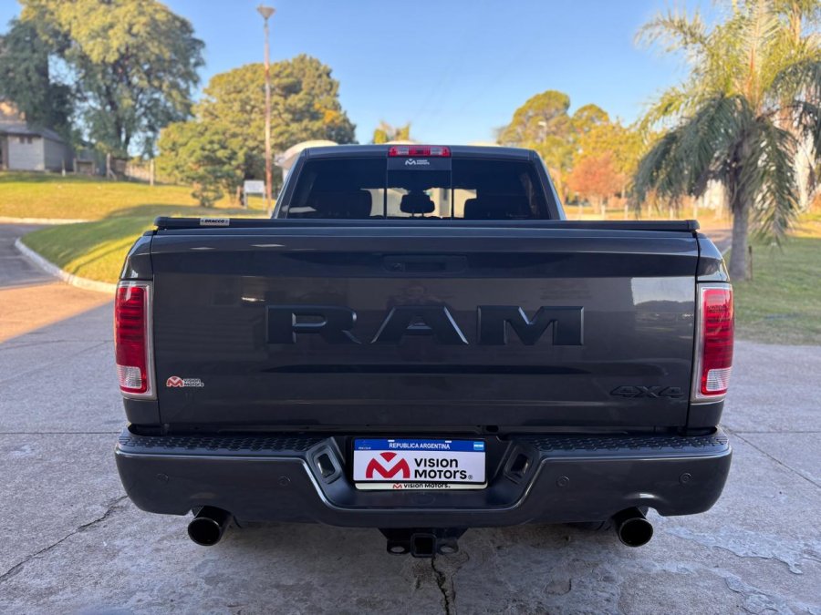 RAM 1500 SLT Laramie 5.7L AT 4x4