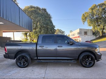 RAM 1500 SLT Laramie 5.7L AT 4x4