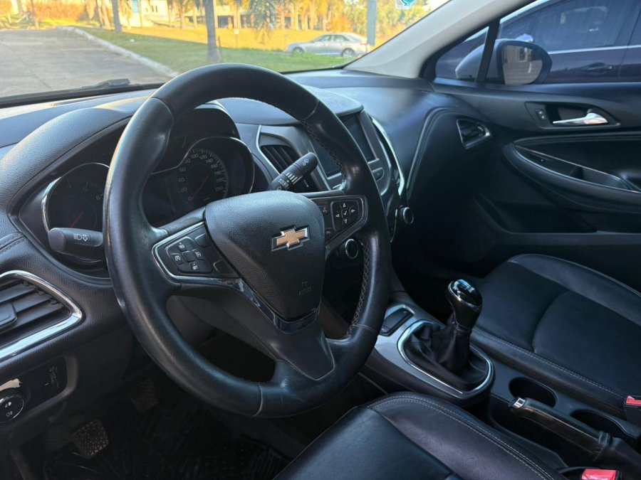 CHEVROLET Cruze 1.4T  LT MT 4p