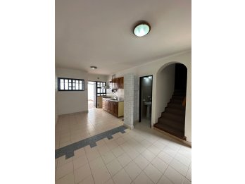 Cura Alvarez 46 / Duplex Dos Dormitorios