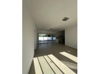 🏡 **CASA EN VENTA – LISTA PARA INGRESAR**