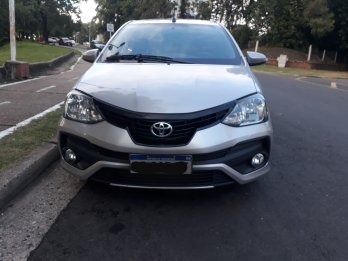 VENDO ETIOS 4P  MOD 2018