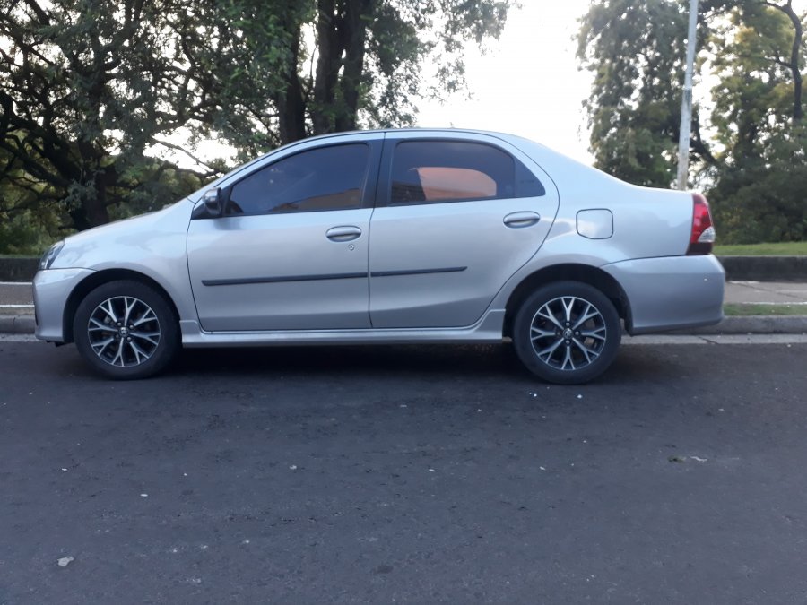 VENDO ETIOS 4P  MOD 2018