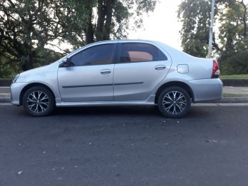 VENDO ETIOS 4P  MOD 2018