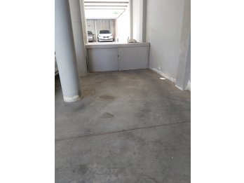 SE VENDE SEMIPISO Y COCHERA , ZONA CENTRO !!!!