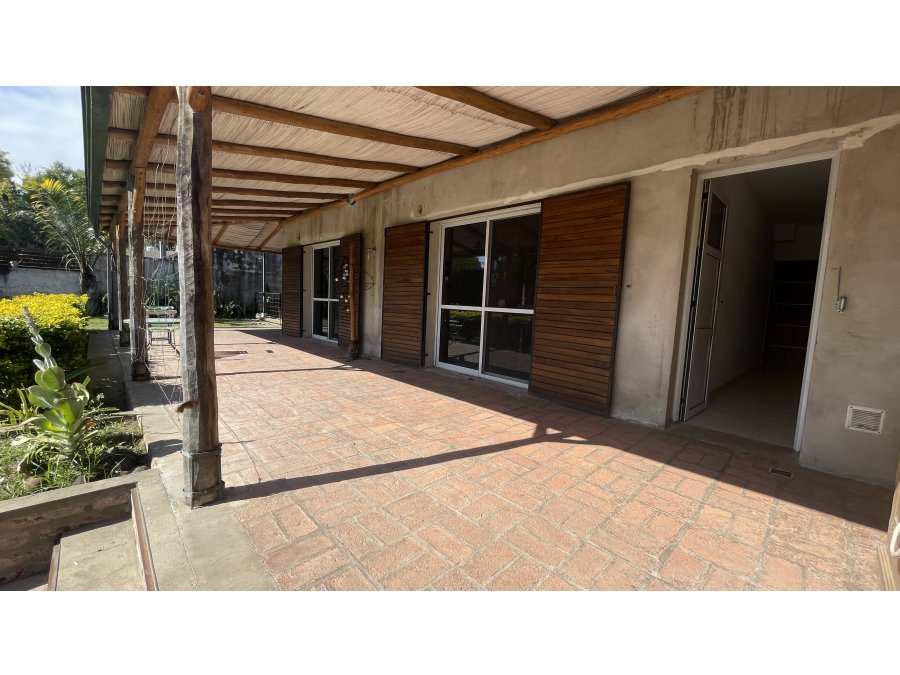 VENTA, HERMOSA CASA LA TOMA!