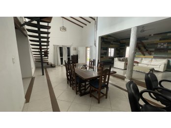 VENTA, HERMOSA CASA LA TOMA!