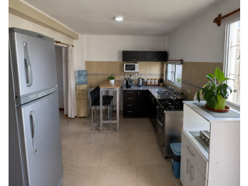 VENTA - Casa de 3 dormitorios con quincho – en Oro Verde