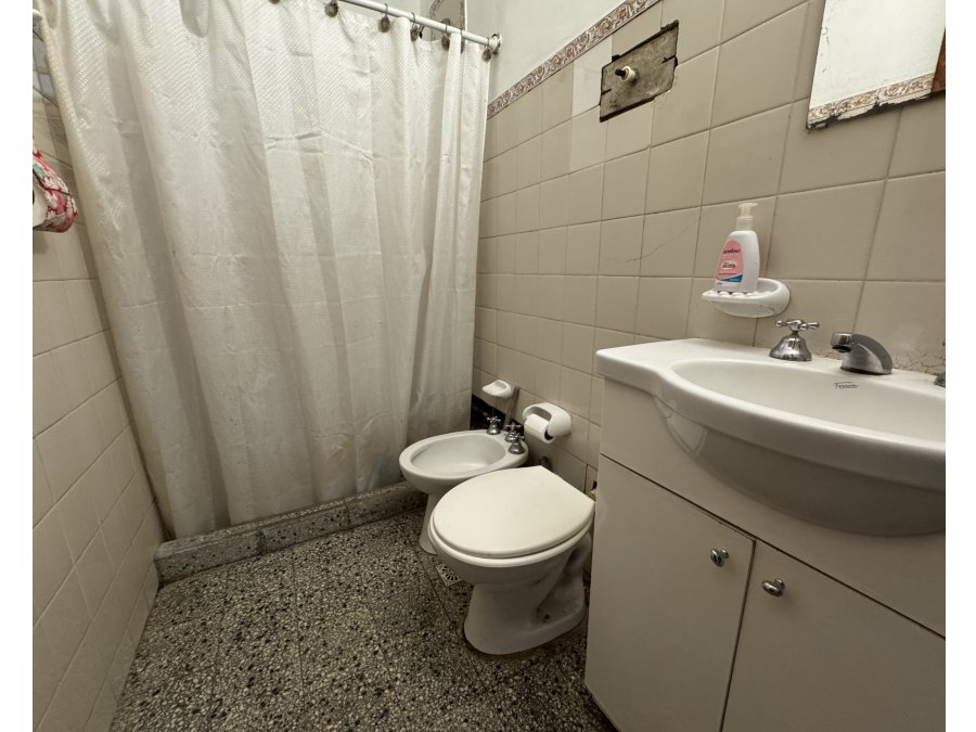 VENTA - CASA SOBRE GDOR CRESPO Y ALTE. BROWN