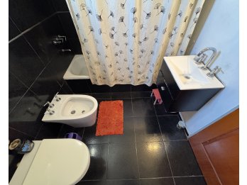 VENTA – MODERNA CASA 3 DORMITORIOS CON PATIO