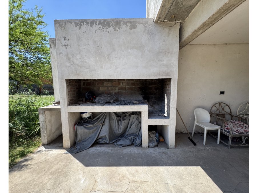 VENTA – MODERNA CASA 3 DORMITORIOS CON PATIO