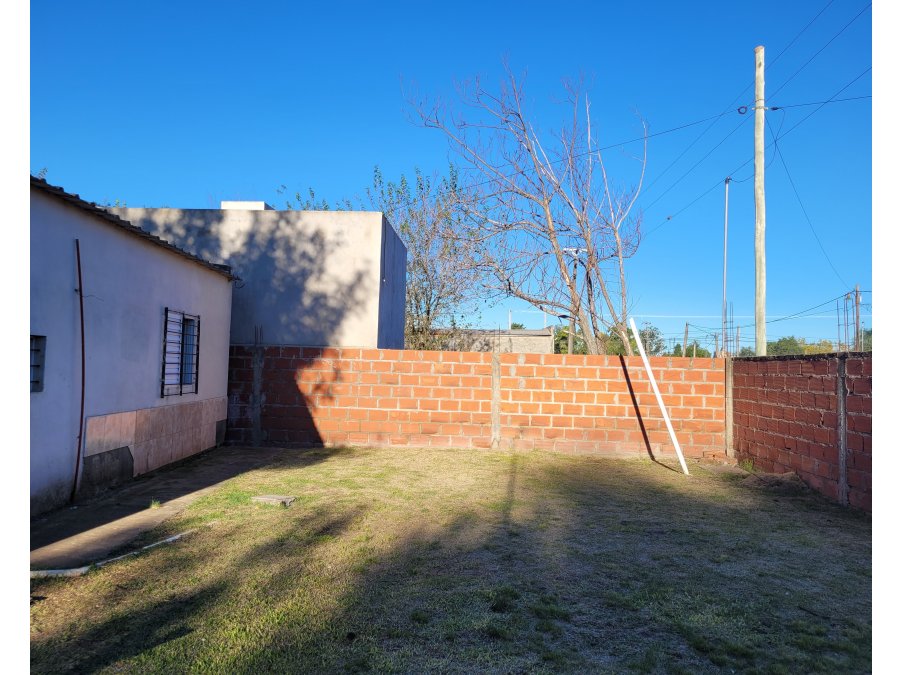 VENTA - CASA DE 2 DORMITORIOS EN COLONIA AVELLANEDA