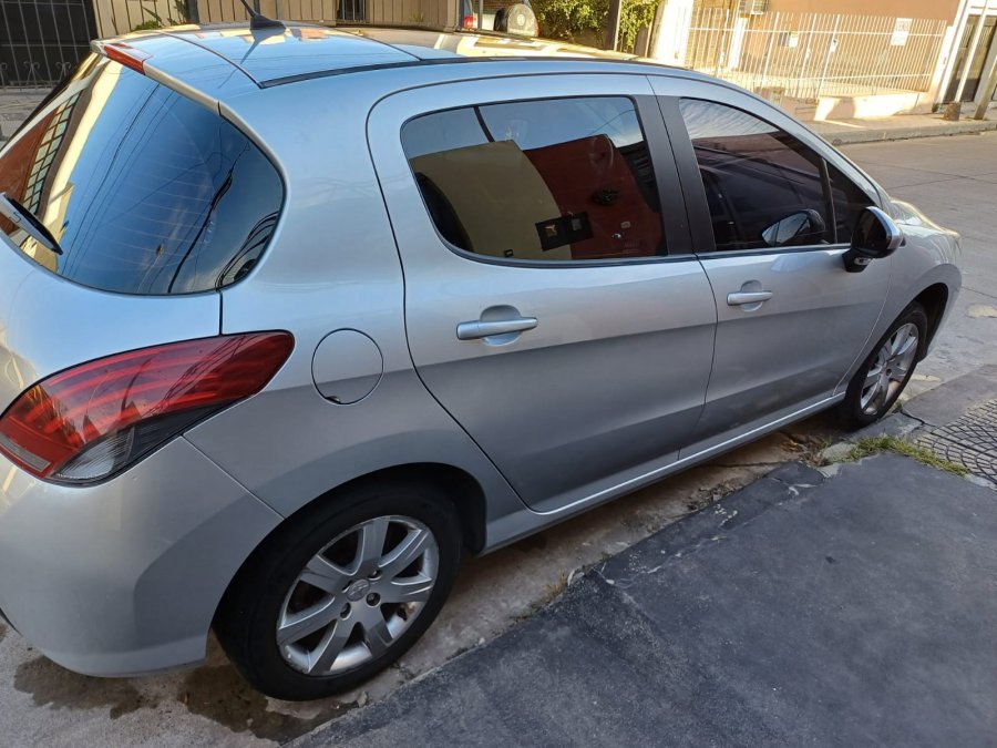 Peugeot 308 1.6 Allure HDI Nav 115cv Caja de 6ta 98.500KM