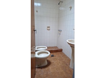 Vendo Casa (2 departamentos).