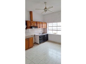 Vendo Casa (2 departamentos).