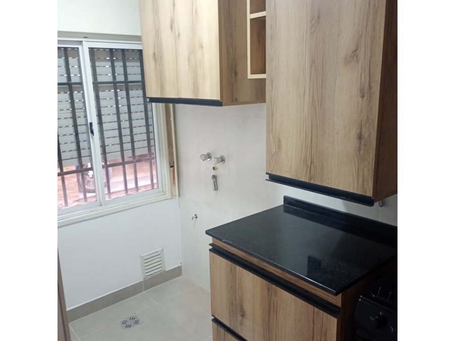 VENDO DEPTO 2 DORMITORIOS CON PATIO