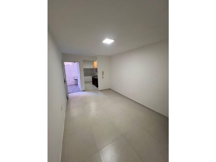 ALQUILO DPTO. DE 1 DORM. CON PATIO, zona UCA- Precio Finales