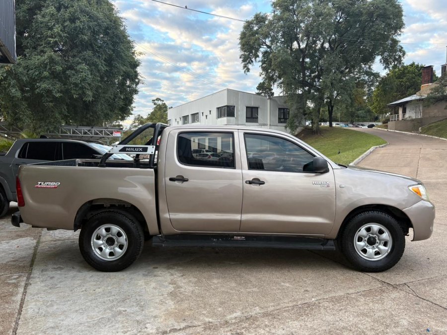 TOYOTA Hilux 4x4 Cabina Doble DX 2.5 TD