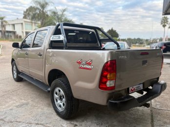 TOYOTA Hilux 4x4 Cabina Doble DX 2.5 TD