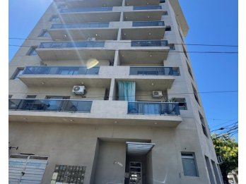 ALQUILER – Departamento de un ambiente con balcón
