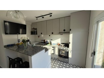 SE VENDE DUPLEX 3 DORM, COCHERA Y QUINCHO, ZONA CHURRUARIN