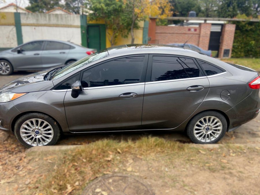 FORD FIESTA TITANIUM KD 1.6 POWERSHIFT 4P AÑO 2.014