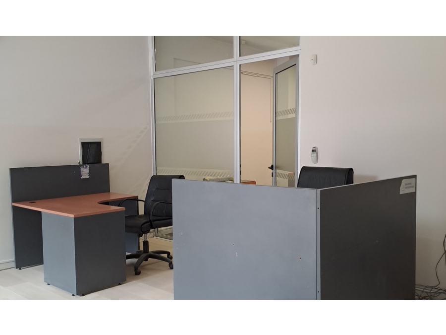 Oficina/Local con Cochera y Terraza – Excelente Renta