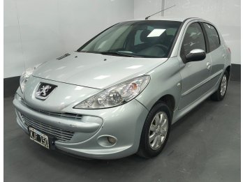 PEUGEOT 207 FULL 1.4 IMPECABLE POCOS Km.  RECIBO MENOR VALOR