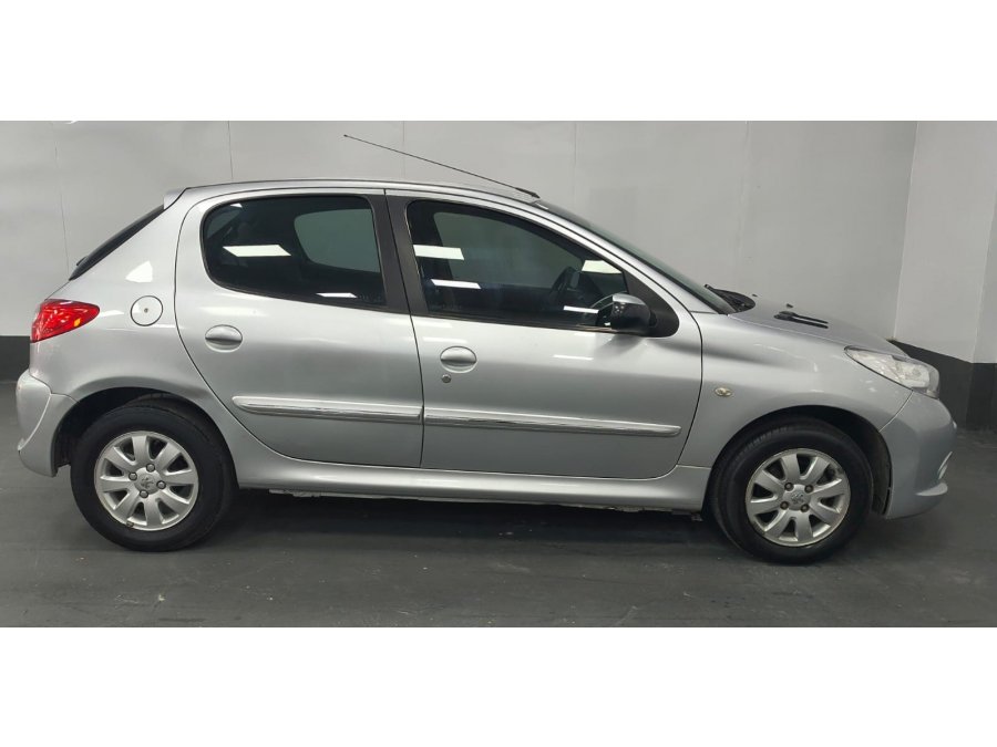 PEUGEOT 207 FULL 1.4 IMPECABLE POCOS Km.  RECIBO MENOR VALOR