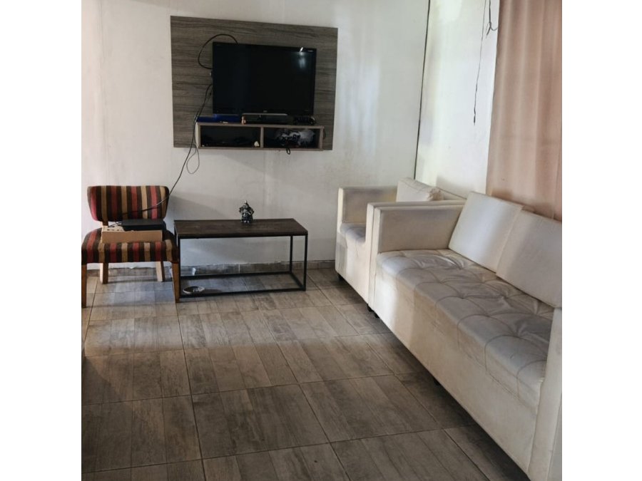 VENDO CASA 3DORM C/COCHERA - CALLE FCO. BEIRÓ