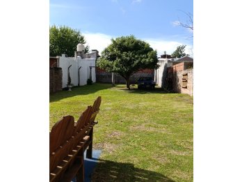 VENDO CASA 3DORM C/COCHERA - CALLE FCO. BEIRÓ
