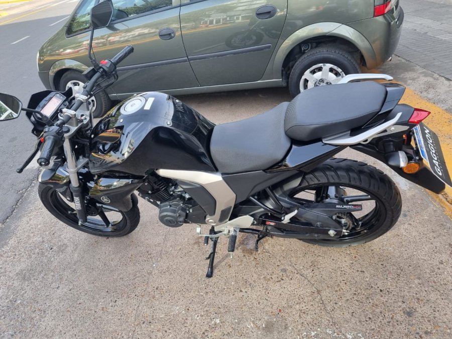Única mano excelente Yamaha FZ 150cc / 2022 Km-19.500