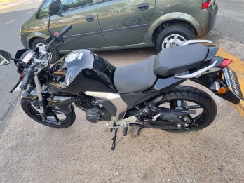Única mano excelente Yamaha FZ 150cc / 2022 Km-19.500