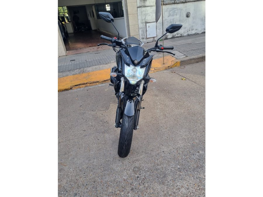 Única mano excelente Yamaha FZ 150cc / 2022 Km-19.500