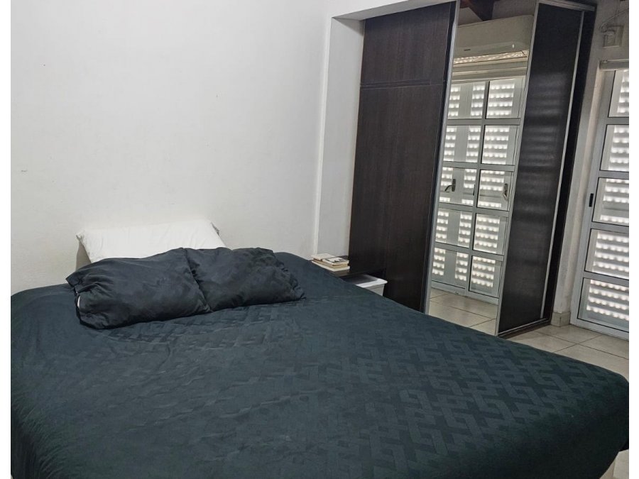 VENDO CASA 2DORM C/COCHERA - CALLE DPTO. FEDERAL