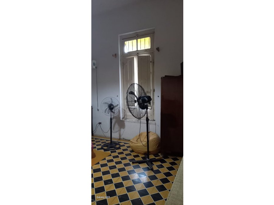 Vendo Terreno  Alto con Casa a Reciclar en Esquina