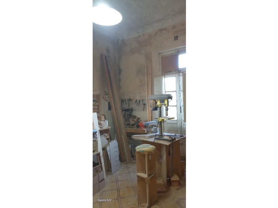 Vendo Terreno  Alto con Casa a Reciclar en Esquina