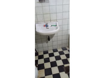 Vendo Terreno  Alto con Casa a Reciclar en Esquina