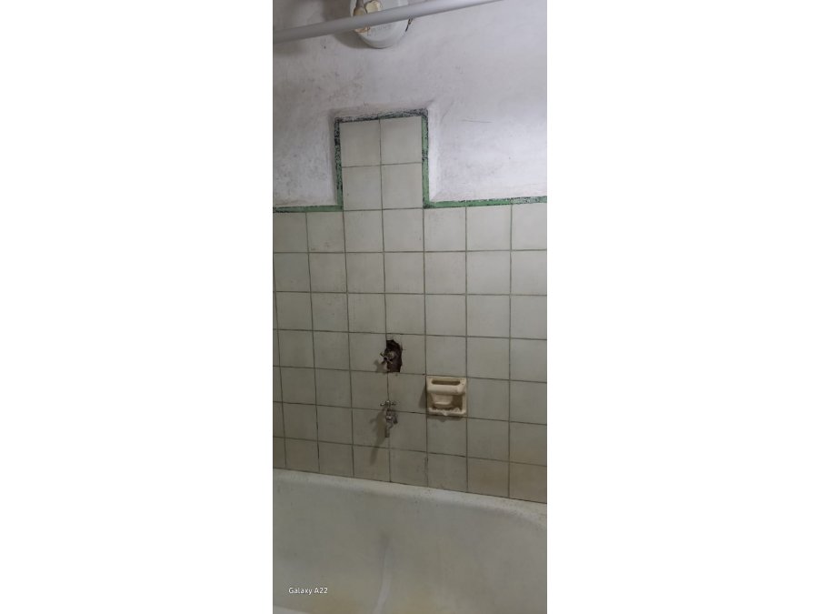 Vendo Terreno  Alto con Casa a Reciclar en Esquina