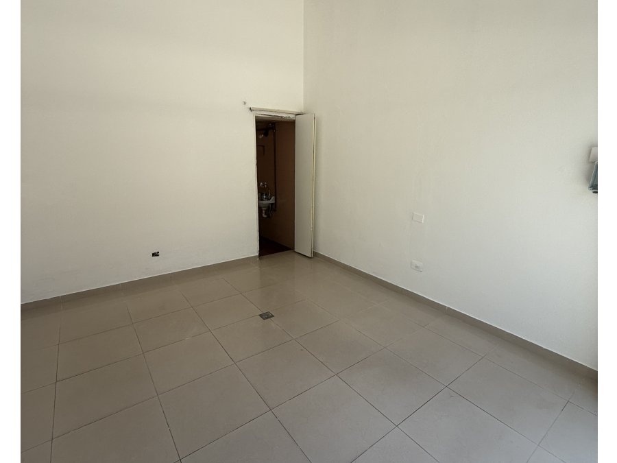 ALQUILER – Local Comercial en Peatonal San Martín 616