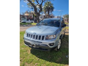 IMPECABLE JEEP COMPASS 4 X 4