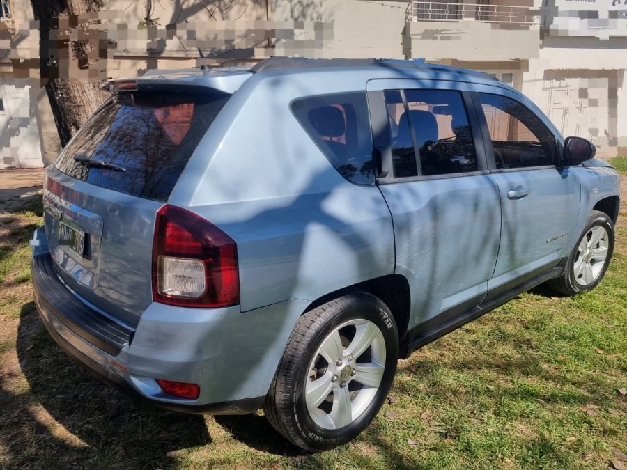 IMPECABLE JEEP COMPASS 4 X 4
