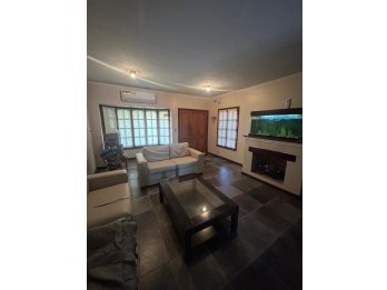 Excelente casa en venta – Calle Ayacucho, Paraná