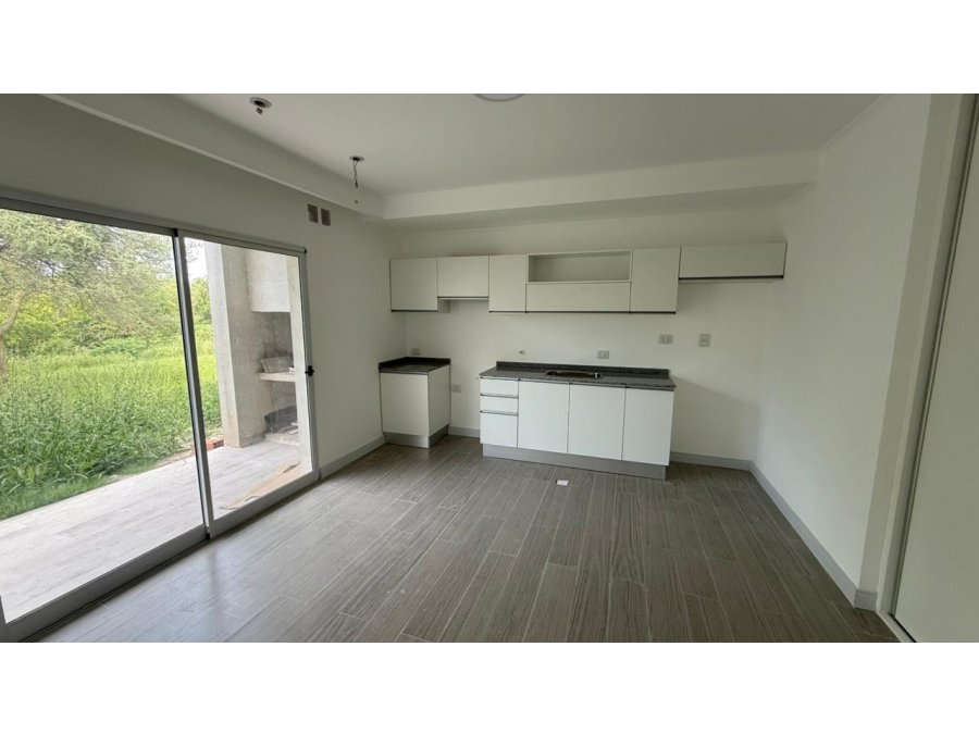 SE VENDE CASA 2 DORM, COCHERA Y FONDO VERDE, ORO VERDE, INTA