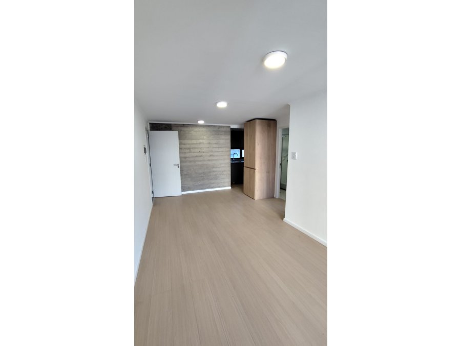 DUEÑO VENDE - 1 DORM - A ESTRENAR - FRENTE A PLAZA BOMBERO.
