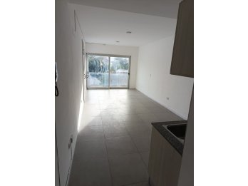 ALQUILAMOS MONOAMBIENTE CON COCHERA Calle Malvina 276