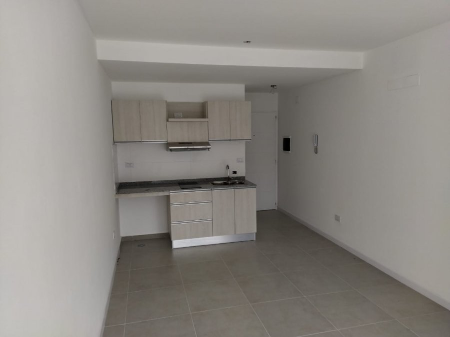 ALQUILAMOS MONOAMBIENTE CON COCHERA Calle Malvina 276